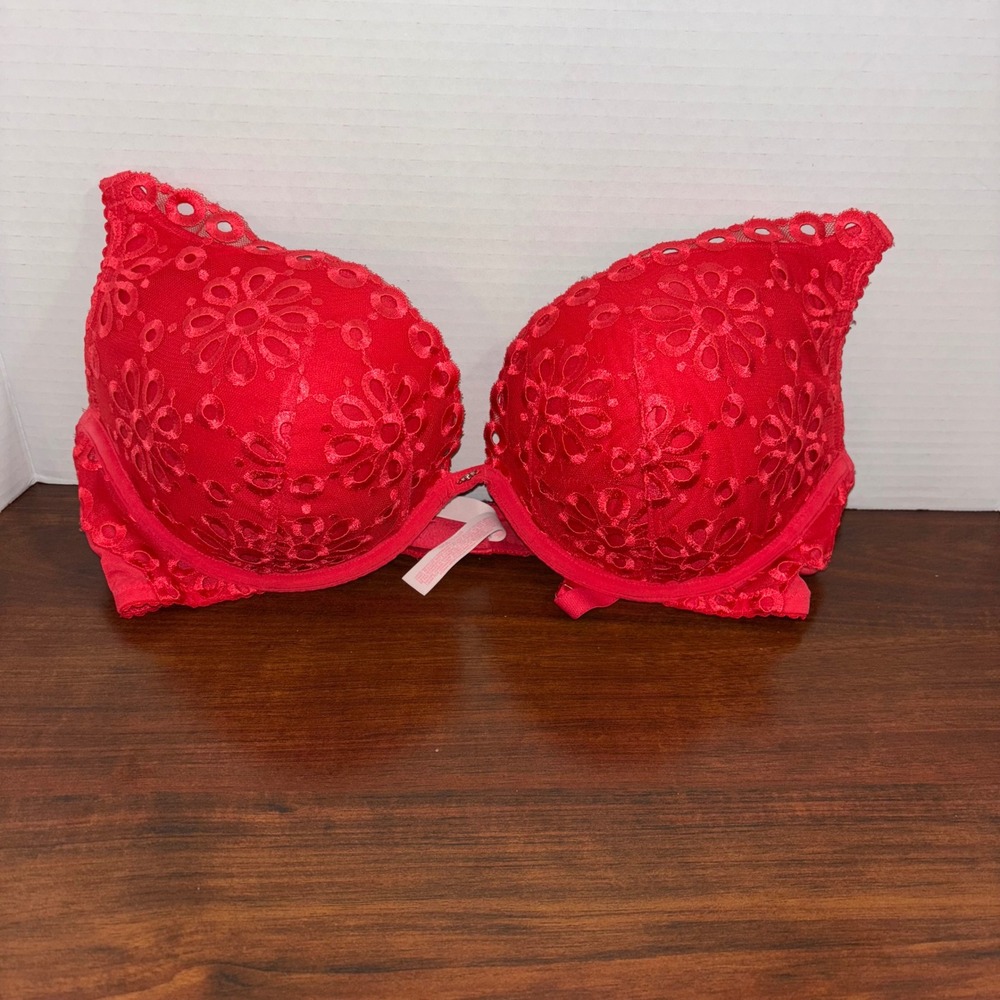 Victoria's Secret | Push Up Lined Bra | 36D | Floral Lace | Red Sexy‎ Underwire